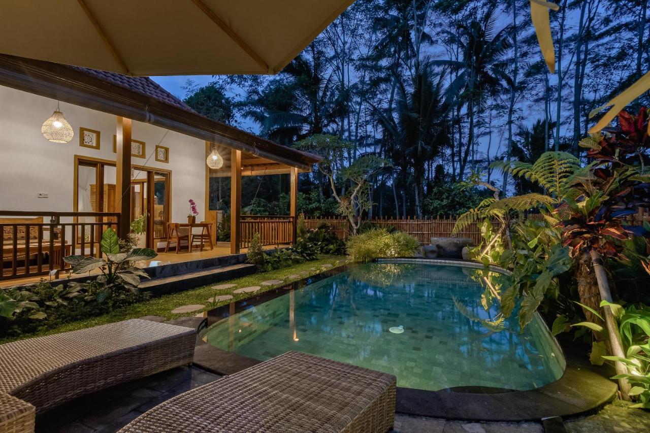 Ratni Ubud Villa Exterior photo