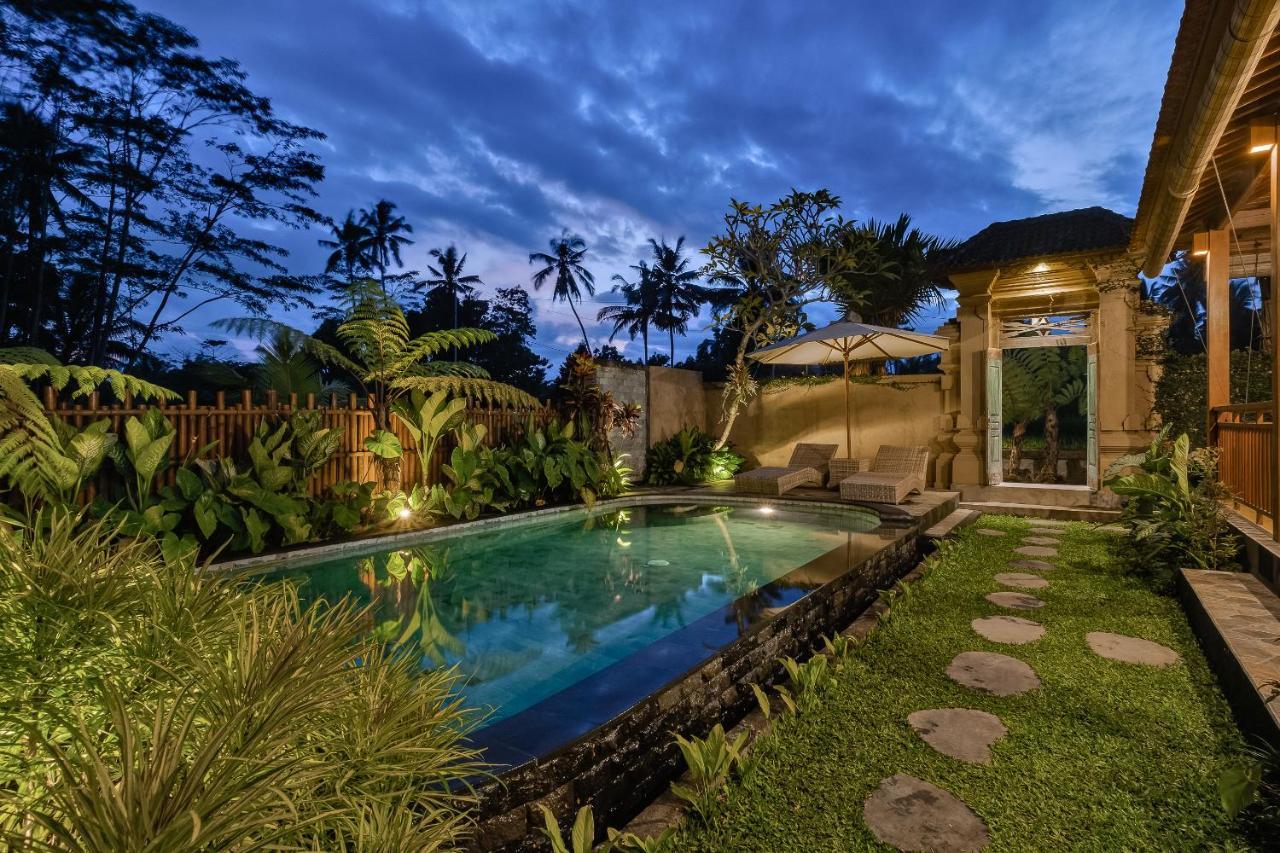 Ratni Ubud Villa Exterior photo
