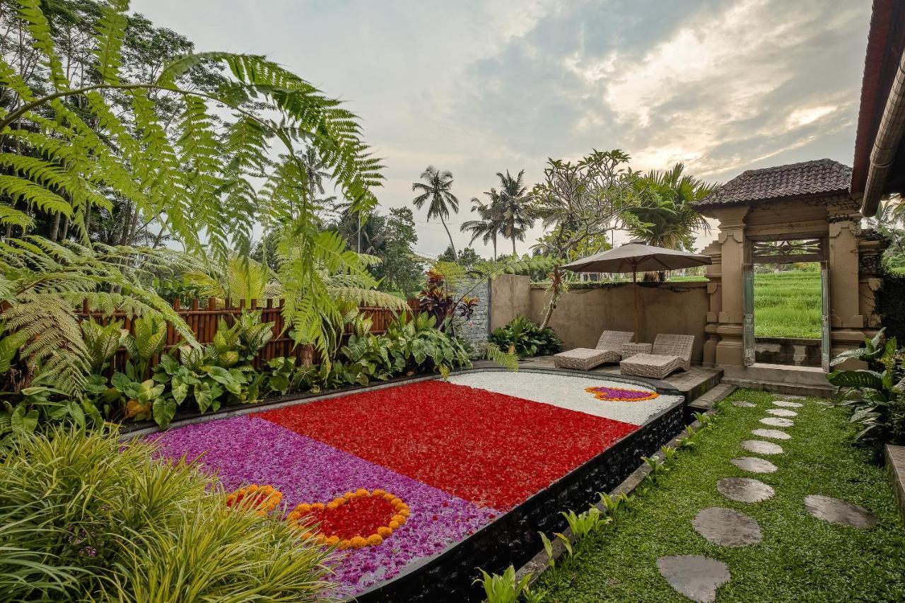Ratni Ubud Villa Exterior photo