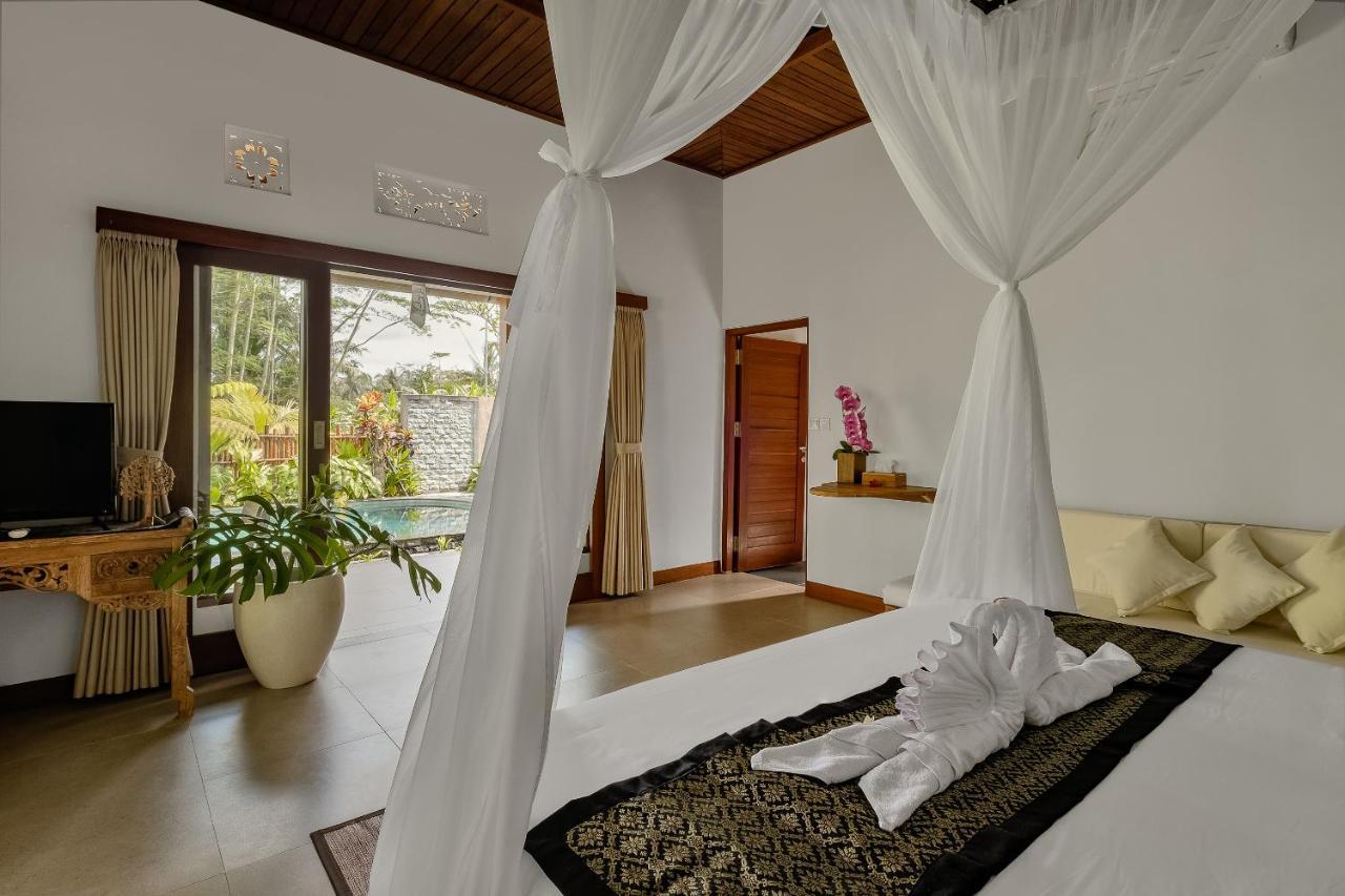 Ratni Ubud Villa Exterior photo