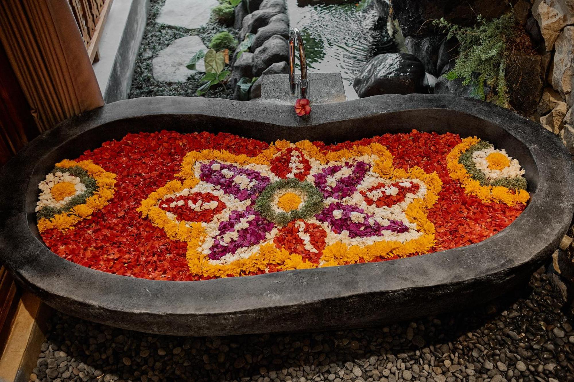 Ratni Ubud Villa Exterior photo